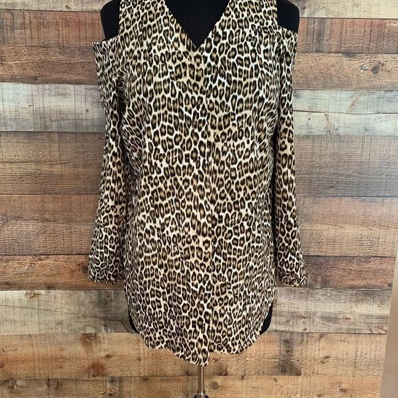 ‎Chico leopard cold shoulder blouse, Chico’s 0 - Picture 7 of 8
